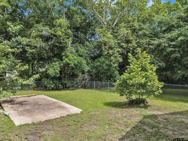 1409 N Carlyle Ave, Tyler, TX 75702