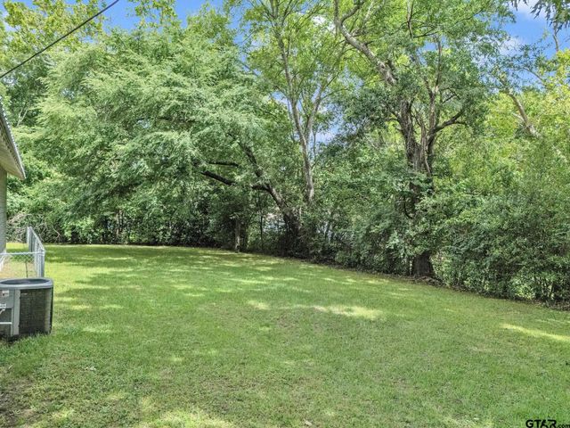 1409 N Carlyle Ave, Tyler, TX 75702