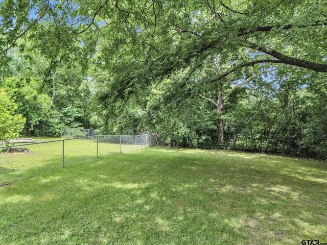 1409 N Carlyle Ave, Tyler, TX 75702