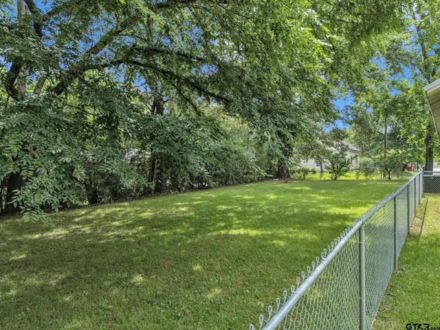 1409 N Carlyle Ave, Tyler, TX 75702