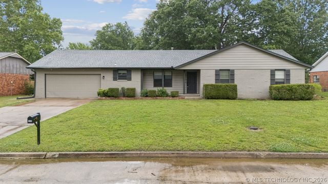 1508 N Florence Place, Claremore, OK 74017