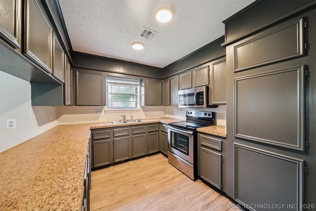 1508 N Florence Place, Claremore, OK 74017