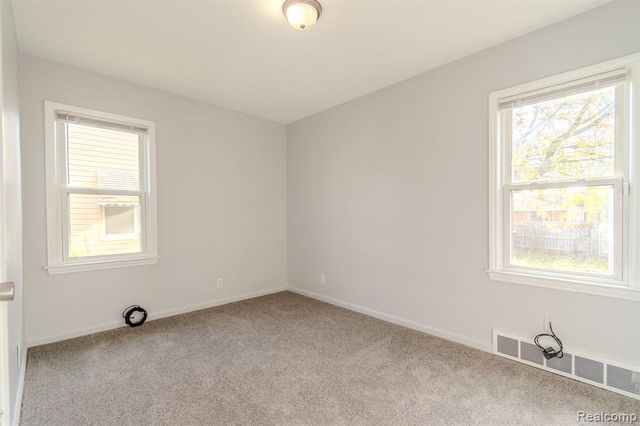 8126 Standard St, Center Line, MI 48015