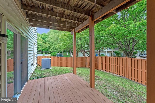 9576 LAGERSFIELD CIR, Vienna, VA 22181