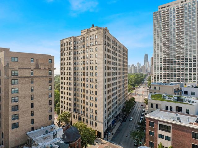 2000 N LINCOLN PARK WEST Avenue 1310, Chicago, IL 60614