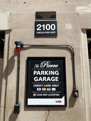 2000 N LINCOLN PARK WEST Avenue 1310, Chicago, IL 60614