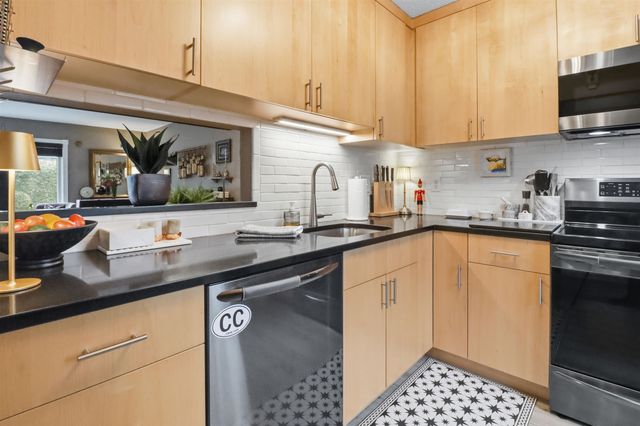 106 Hayes Avenue, South Burlington, VT 05403