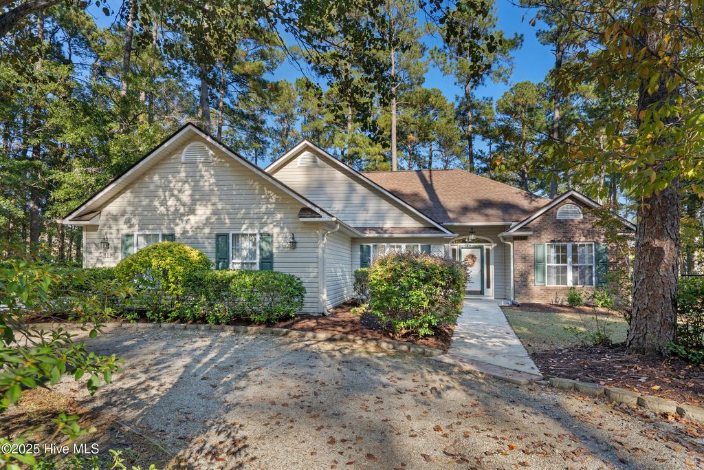 41 Pinewood Drive, Calabash, NC 28467