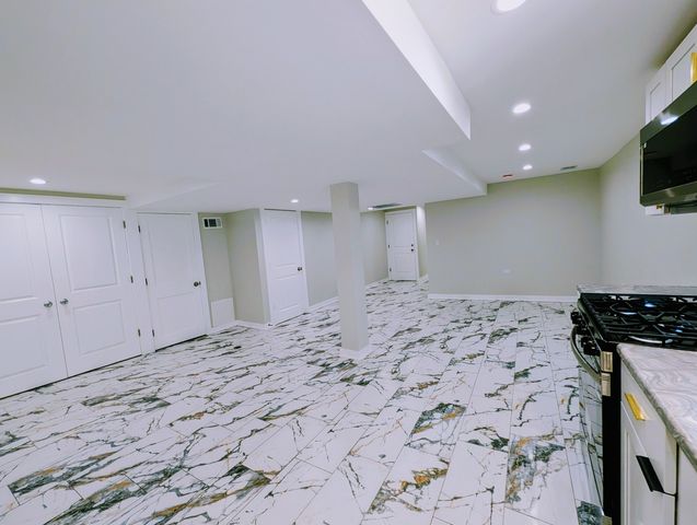 41 W 14th Place B, Chicago Heights, IL 60411