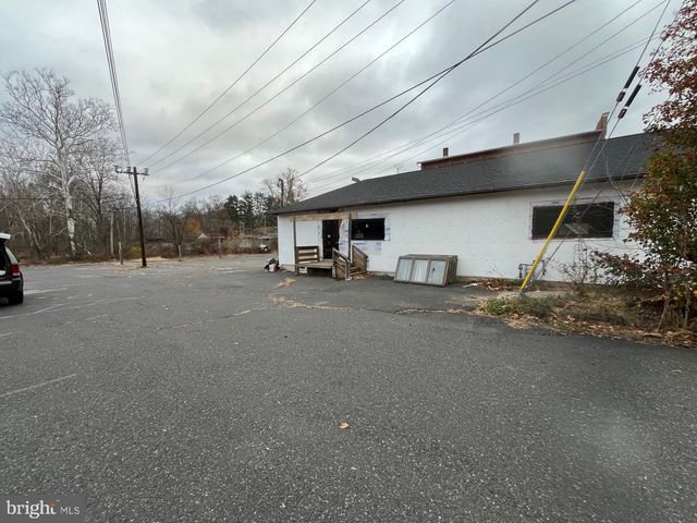 120 GRAVEL PIKE, Green Lane, PA 18054