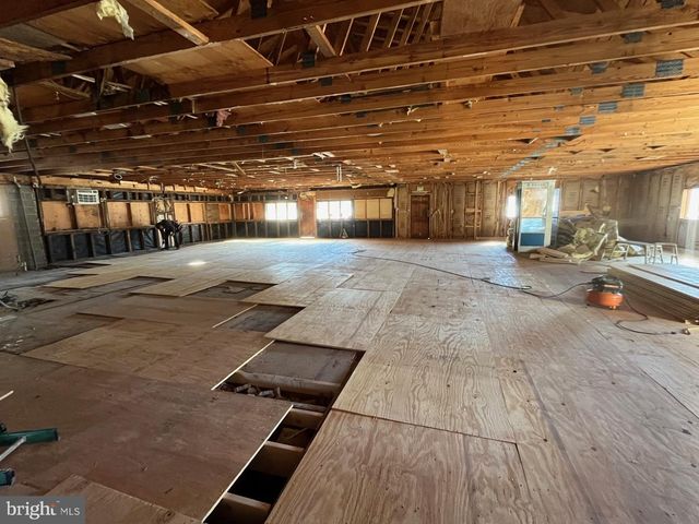 120 GRAVEL PIKE, Green Lane, PA 18054