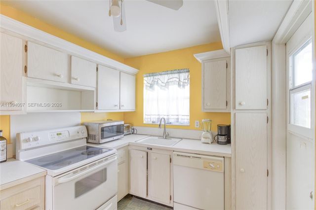 804 SE 7th St 107, Deerfield Beach, FL 33441