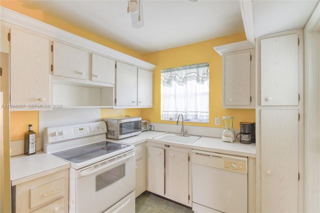 804 SE 7th St 107, Deerfield Beach, FL 33441