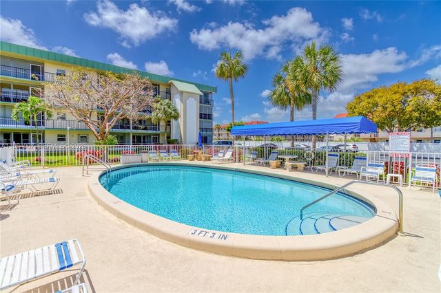 804 SE 7th St 107, Deerfield Beach, FL 33441