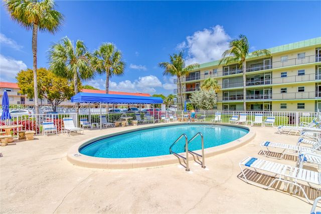804 SE 7th St 107, Deerfield Beach, FL 33441