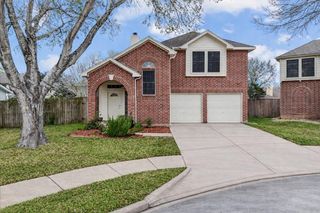 610 Oak Berry Drive, Kemah, TX 77565