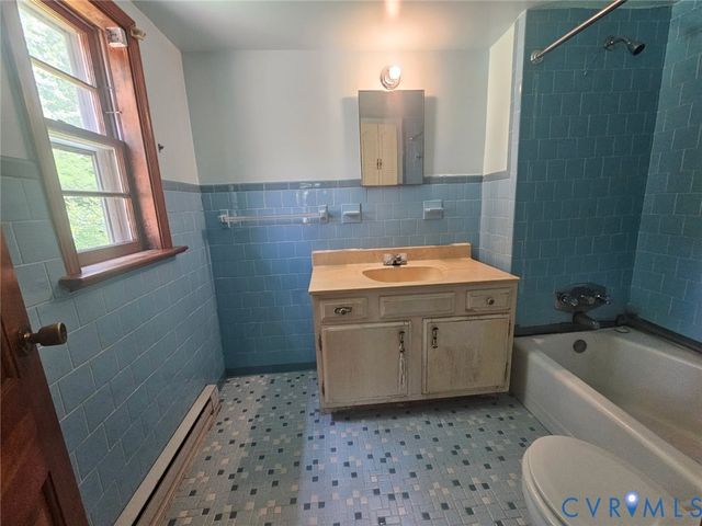 16491 Connie Hall Rd, Montpelier, VA 23192