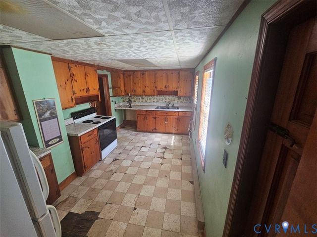 16491 Connie Hall Rd, Montpelier, VA 23192