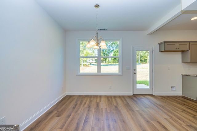 1669 W Poplar Street, Griffin, GA 30224