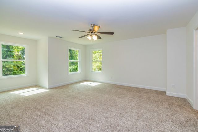 1669 W Poplar Street, Griffin, GA 30224