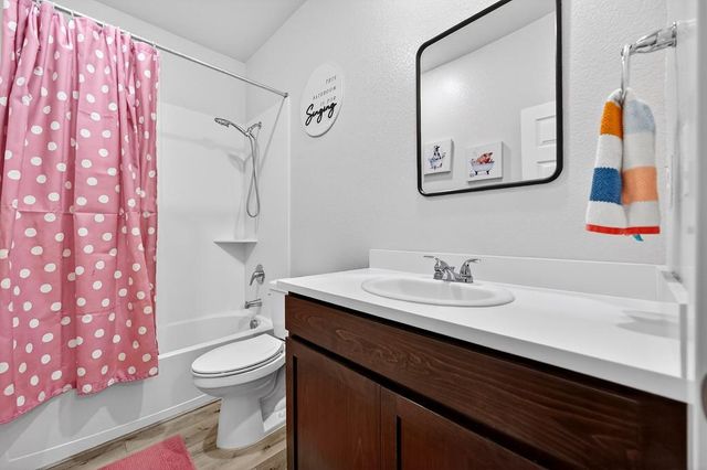 5664 Harcrest Dr, Marysville, CA 95901