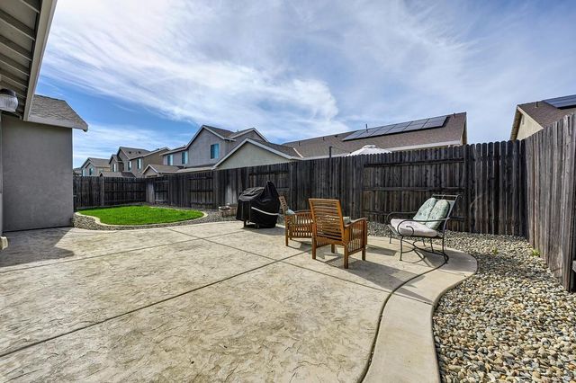 5664 Harcrest Dr, Marysville, CA 95901