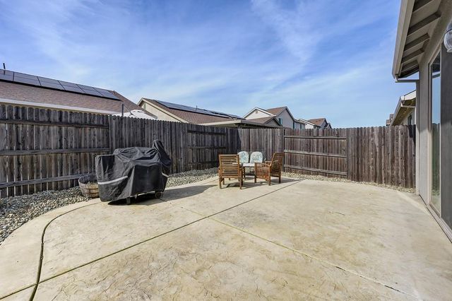 5664 Harcrest Dr, Marysville, CA 95901