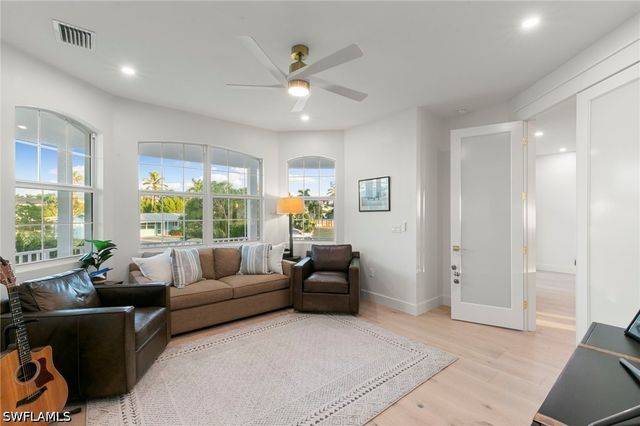 1794 Holiday LN, Naples, FL 34104