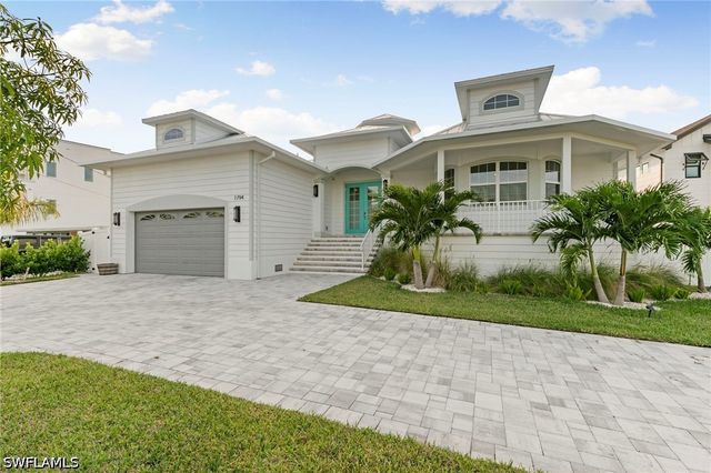 1794 Holiday LN, Naples, FL 34104