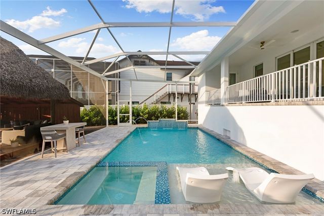 1794 Holiday LN, Naples, FL 34104