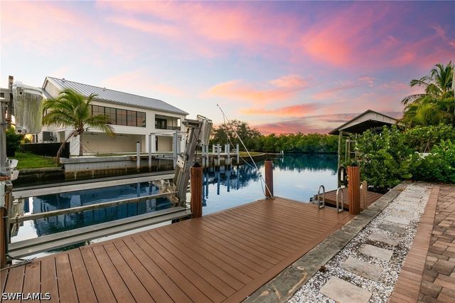 1794 Holiday LN, Naples, FL 34104