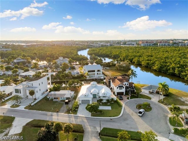 1794 Holiday LN, Naples, FL 34104