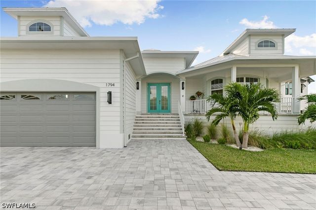 1794 Holiday LN, Naples, FL 34104