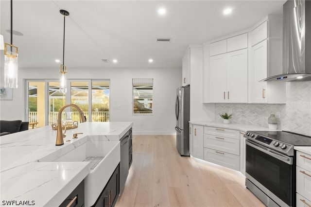 1794 Holiday LN, Naples, FL 34104