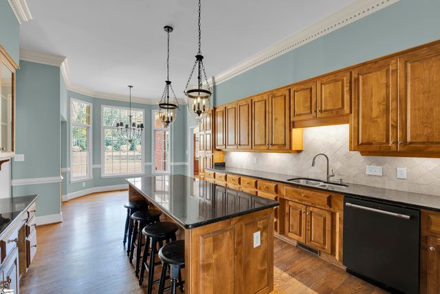 111 W Woodglen Road, Spartanburg, SC 29301