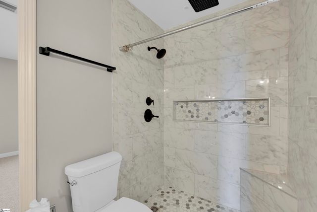 111 W Woodglen Road, Spartanburg, SC 29301