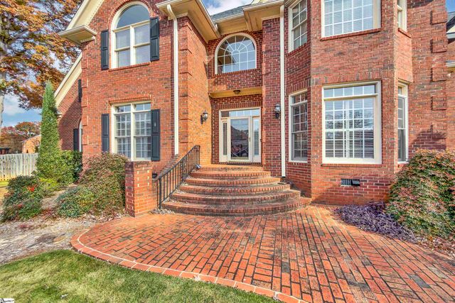 111 W Woodglen Road, Spartanburg, SC 29301