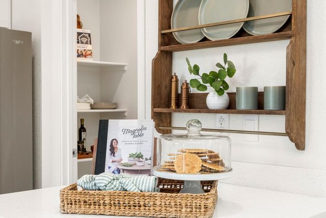 3306 Lunar Sky Walk, Sacramento, CA 95834