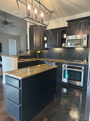 4712 Misty Ridge Drive, Fort Worth, TX 76137