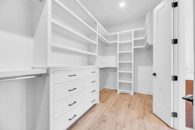 2048 Castleman Dr, Nashville, TN 37215