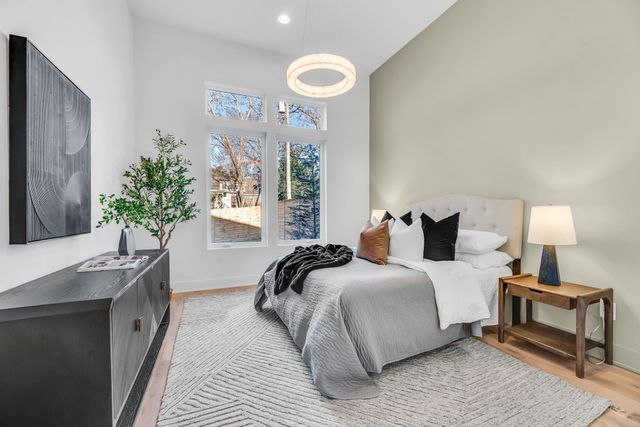 2048 Castleman Dr, Nashville, TN 37215