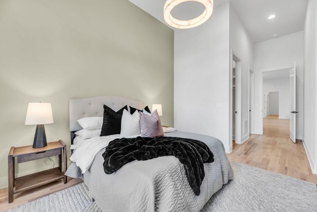 2048 Castleman Dr, Nashville, TN 37215