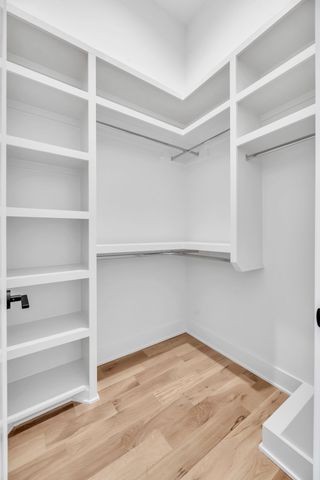 2048 Castleman Dr, Nashville, TN 37215