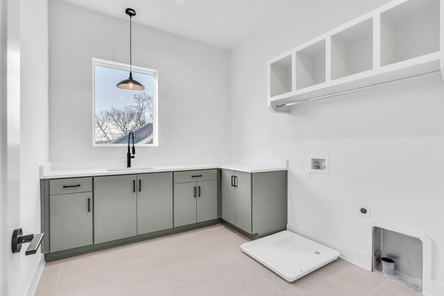 2048 Castleman Dr, Nashville, TN 37215