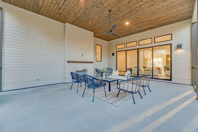 2048 Castleman Dr, Nashville, TN 37215