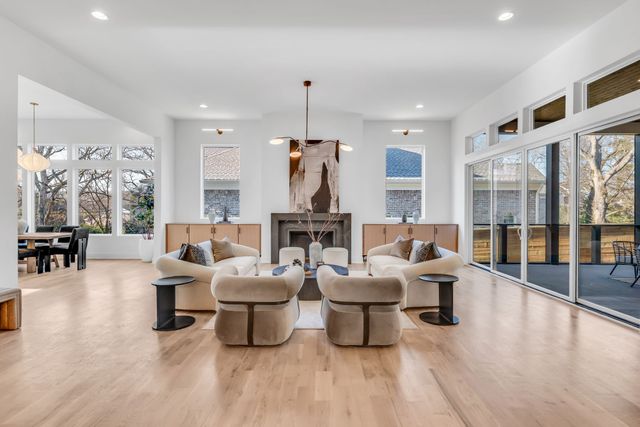 2048 Castleman Dr, Nashville, TN 37215