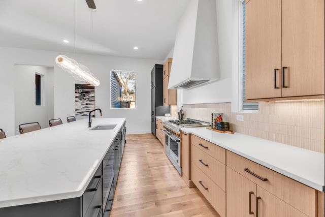 2048 Castleman Dr, Nashville, TN 37215