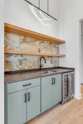 2048 Castleman Dr, Nashville, TN 37215