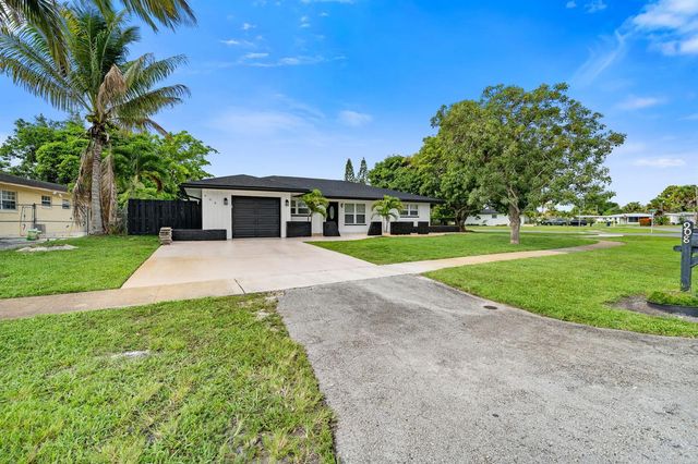 908 Hibiscus Drive, Royal Palm Beach, FL 33411