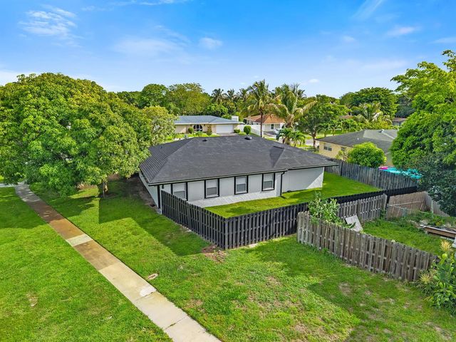 908 Hibiscus Drive, Royal Palm Beach, FL 33411